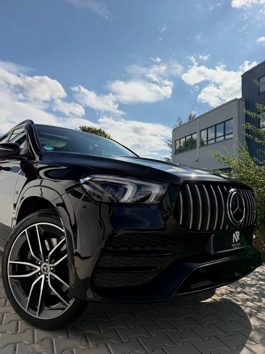 Polierter Lack am Mercedes GLE